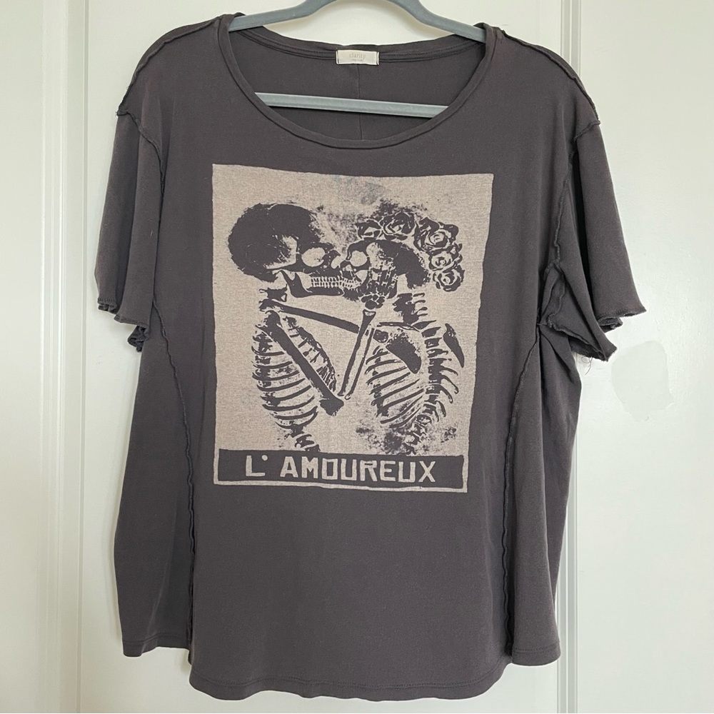 UO Clarity Tee Shirt L’ Amoureux